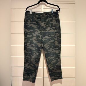 Gap women’s Camouflage Pants